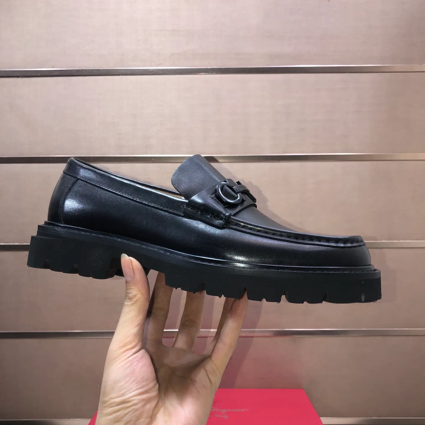 Men's shoes 💰680💰[Ferragamo/Ferragamo] The latest model in the counter. Original imported high-quality cowhide with open sides + imported 🐂 water-dyed cowhide lining + original luxury metal buckle + original combined outsole. No pressure for comparison. 39–45 (45 is custom-made and cannot be returned or exchanged)